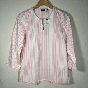 NEW UNTUCKit women's size 8 NWT white top/tunic Durfort